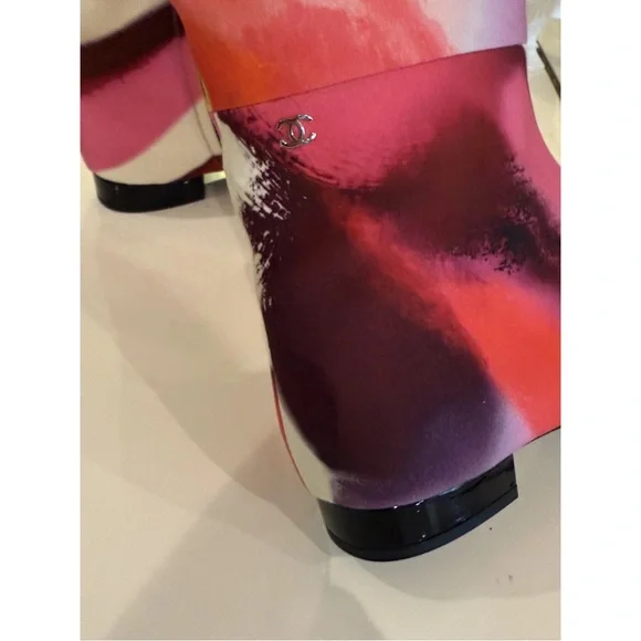 CHANEL NWT Multicolor Knee-High Women's Boots Size-8.5C GORGEOUS CHANEL BOOTS! - Picture 6 of 8